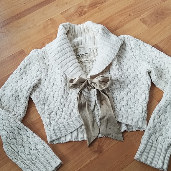 Abercrombie & Fitch Sweaters - Abercrombie Cropped Cardigan Silk Tie cream M